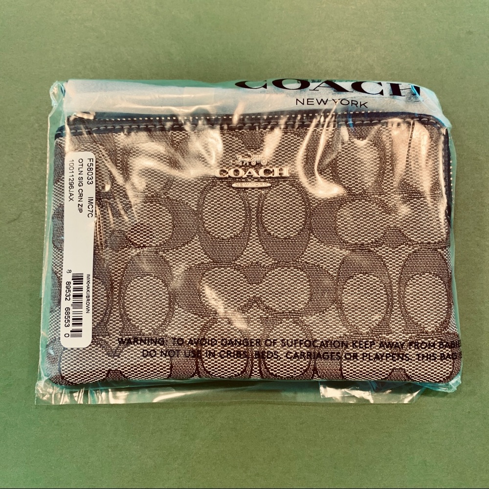 BNWT Coach Corner Zip Wristlet Wallet - Picture 3 of 5
